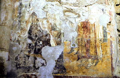Affreschi del piano terra della Torre. Scena della passione di Cristo: Cristo davanti a Pilato. (foto Gioacchino Albanes
