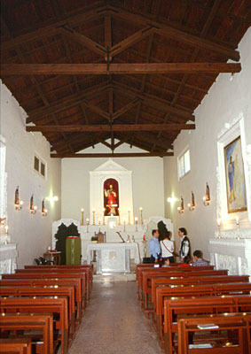 Interno della chiesetta di S. Maria dei Teutonici. La chiesetta è oggi dedicata al Sacro Cuore. (foto Gioacchino Albanes