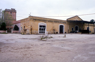 Torre Quarto: piazzale della vecchia cantina. (foto Gioacchino Albanese)