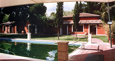 Torre Quarto: le sale di ricevimento che si affacciano sulla piscina. (foto Gioacchino Albanese)