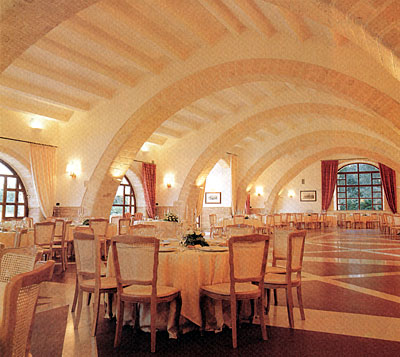 Torre Quarto: interno della sala "Il Barone" . (foto dall'Album della Villa)