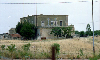 Masseria Torretta: parte posteriore dell'edificio padronale. (foto Gioacchino Albanese)