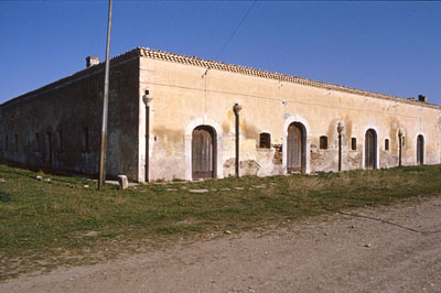 Masseria Torretta: edificio di servizio. (foto Gioacchino Albanese)