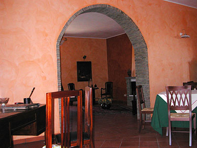 Masseria Tozzi: interno del ristorante . (foto Gioacchino Albanese)