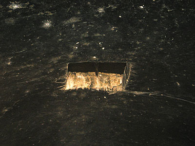 Finestra quadrata sulla volta della stalla che permetteva di ricevere luce e aria per gli animali. (foto Gioacchino Alba